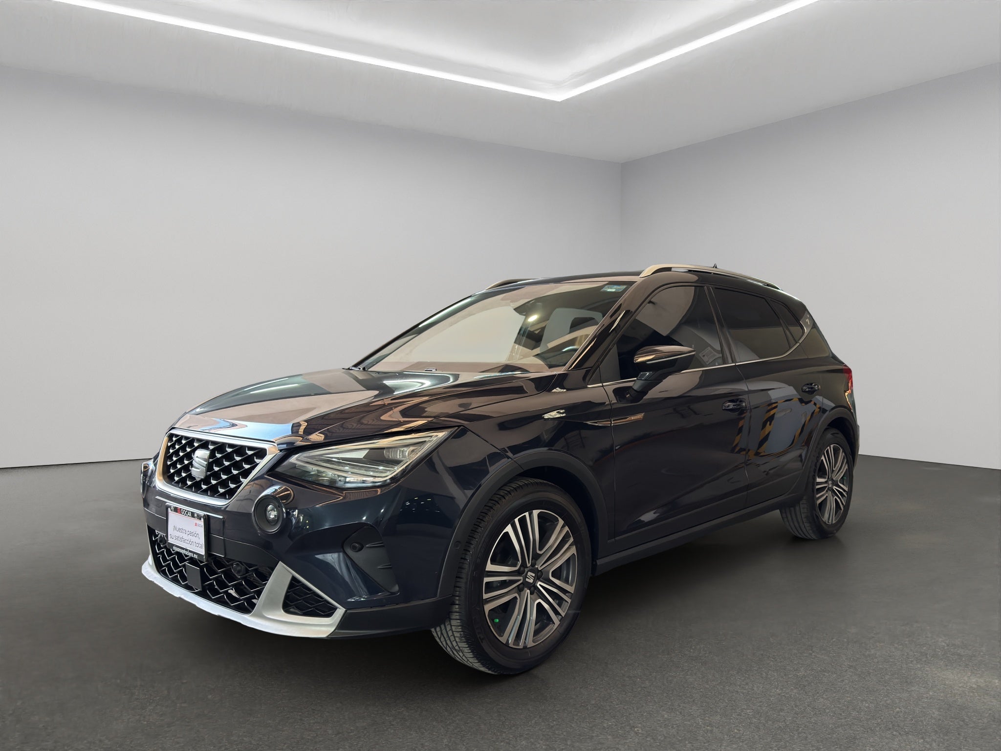 2023 Seat Arona VUD 5 pts. Xperience, 1.6l, climatronic, f. led, cámara reversa, RA-17